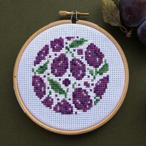 Beautiful and juicy plums - a taste of summer! A perfect violet spot in your place.
A little pattern which so fast to stitch!