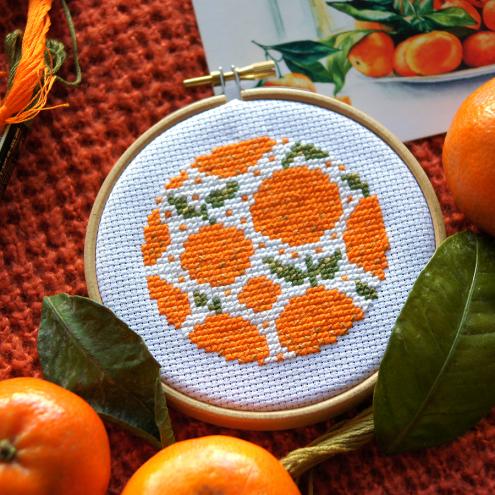 Bright and juicy tangerines raise the spirit! A perfect orange spot in your place.